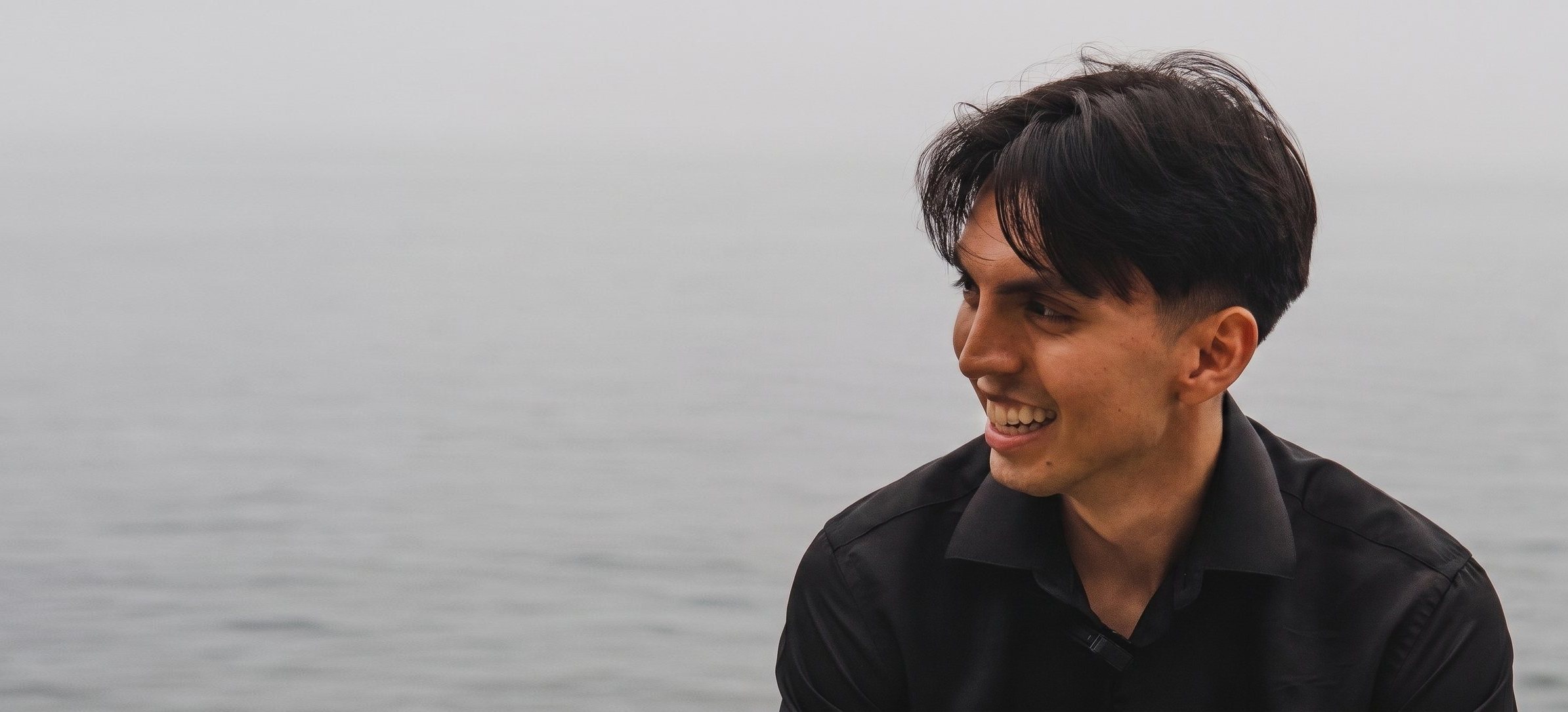 Franco Aurelio by the sea